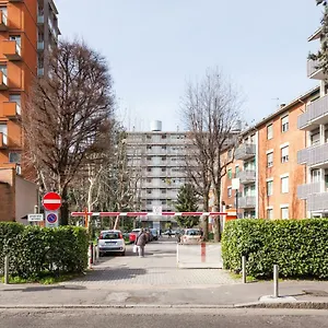 Ana Milano